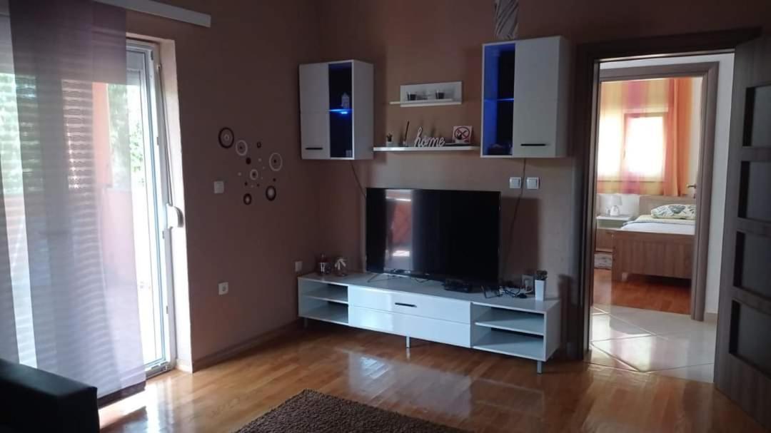 Apartman Dora Sukosan Luaran gambar
