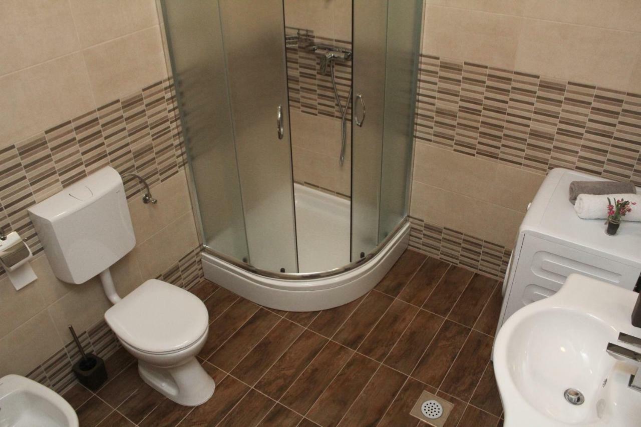 Apartman Dora Sukosan Luaran gambar