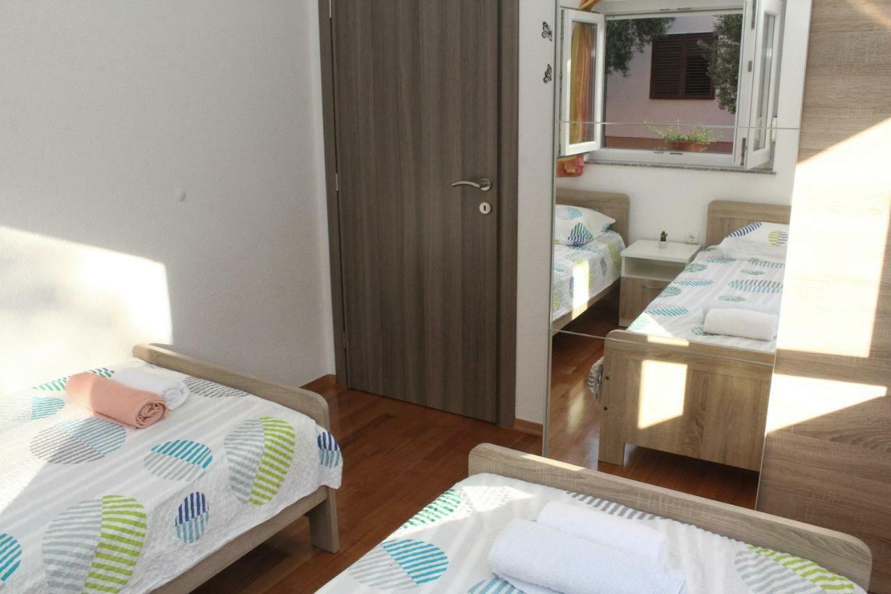 Apartman Dora Sukosan Luaran gambar